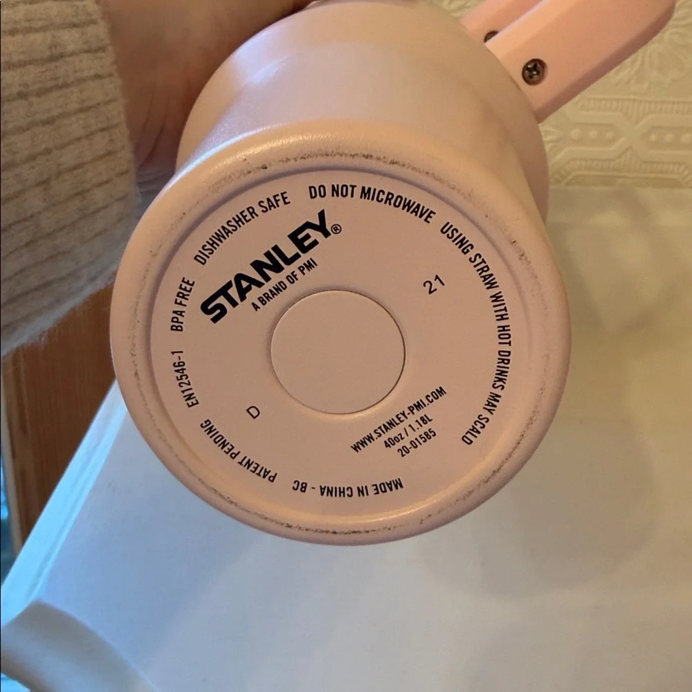 Stanley Blush Pink 40oz Adventure Quencher with Handle - Picture 3 of 5